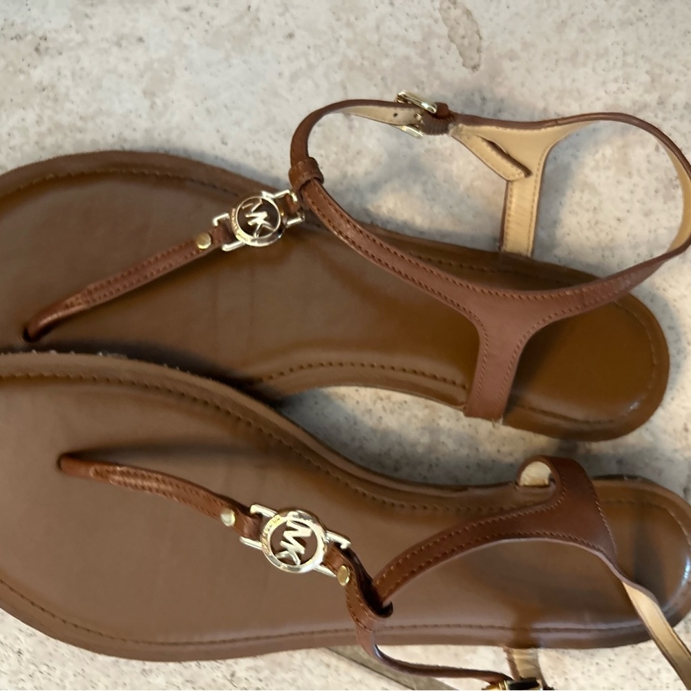 Michael Kors leather T strap sandals Size 9
